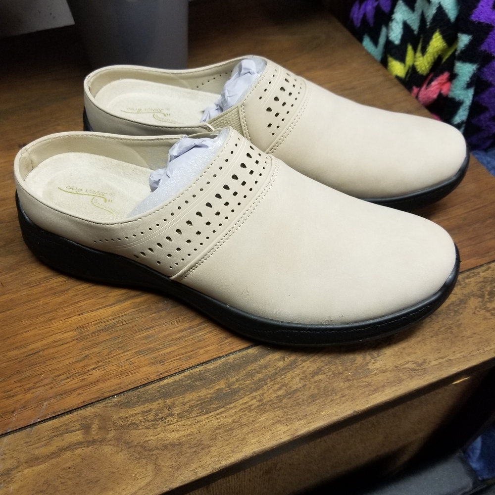 Women's Cream Slip-On Shoes